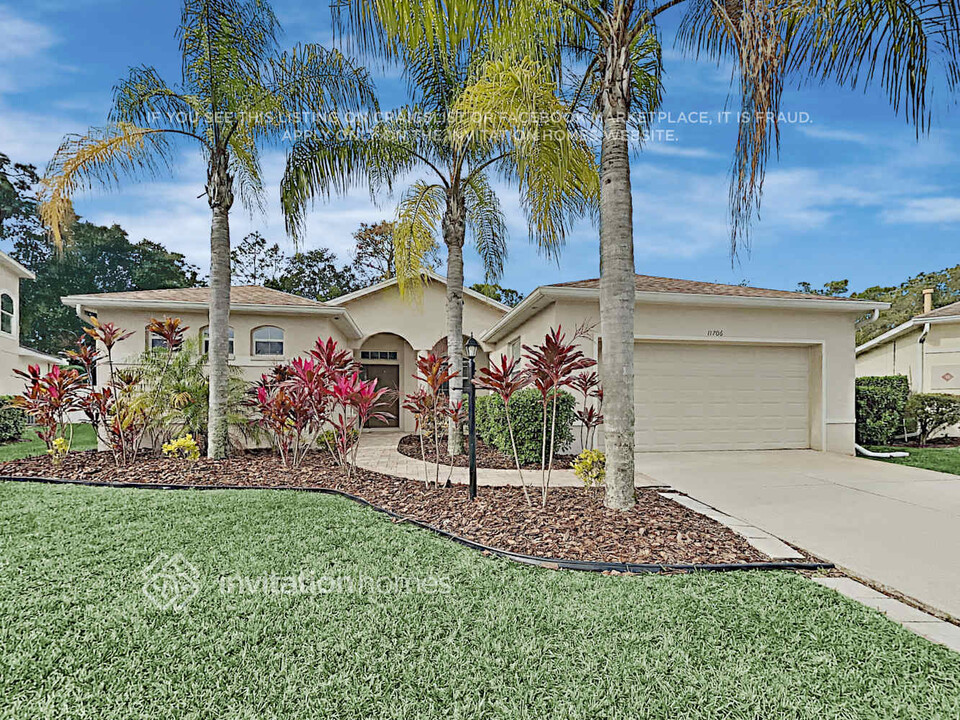 11706 Winding Woods Way in Lakewood Ranch, FL - Building Photo