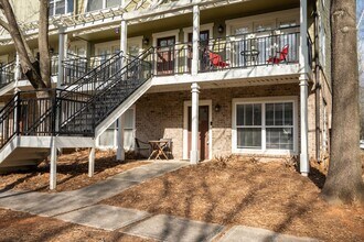 490 S Barnett Shoals Rd in Athens, GA - Building Photo - Building Photo