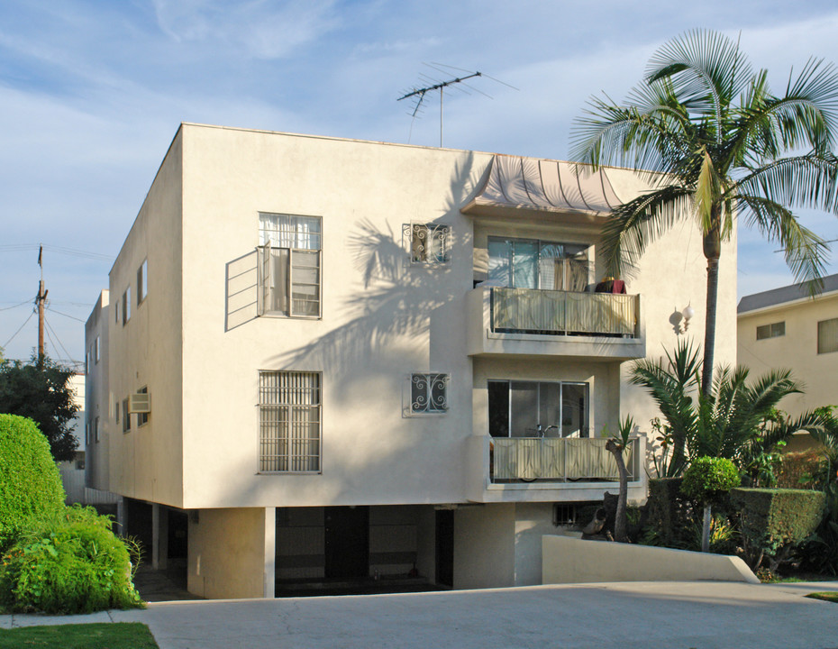 1030 S Wooster St in Los Angeles, CA - Building Photo