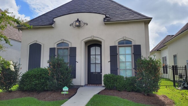 property at 2618 Cresthaven Ave