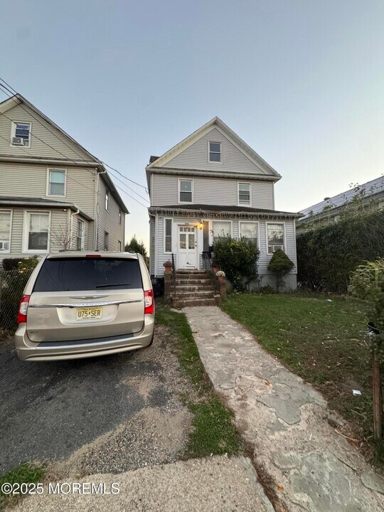 346 Chelsea Ave in Long Branch, NJ - Building Photo