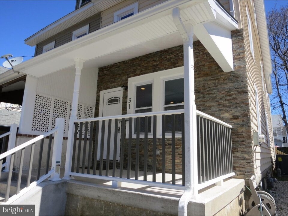 31 Walnut Ave in Berwyn, PA - Building Photo