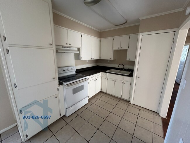 804 Parkview St in Atlanta, TX - Building Photo - Building Photo