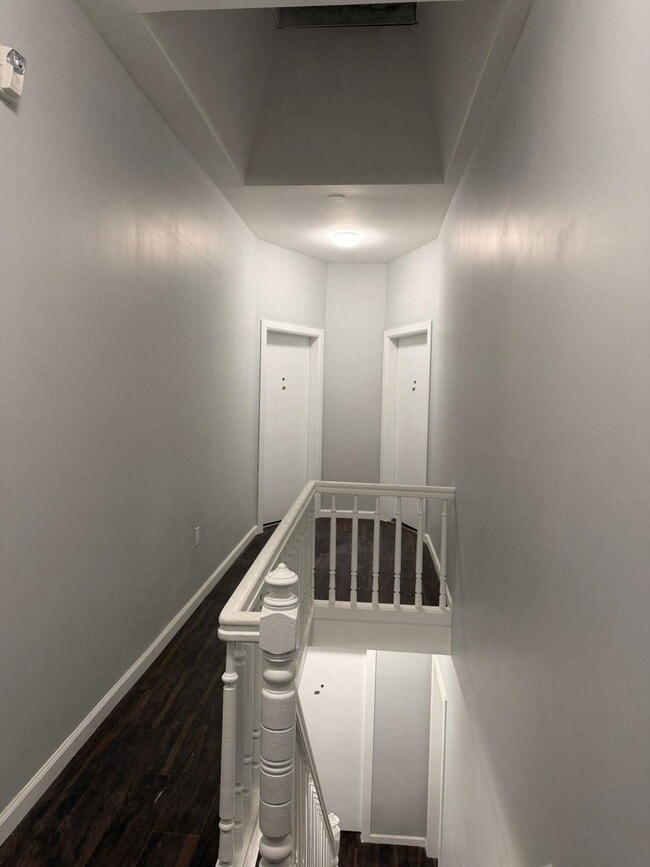 property at 906 Summit Ave