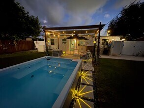 127 SW 10th Ave in Boynton Beach, FL - Building Photo - Building Photo