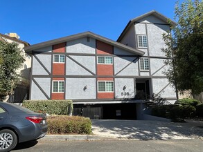 536 E Cypress Ave in Burbank, CA - Building Photo - Primary Photo