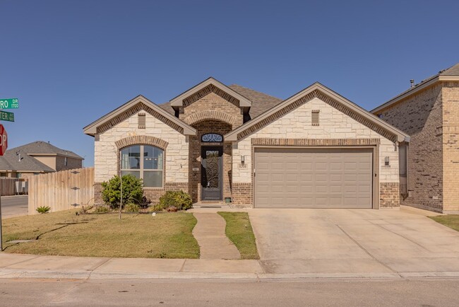 1701 Palo Duro Dr in Odessa, TX - Building Photo - Building Photo