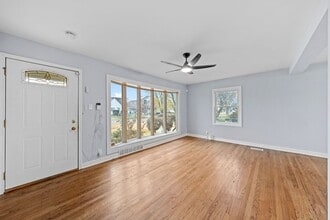 5352 W 90th St in Oak Lawn, IL - Foto de edificio - Building Photo