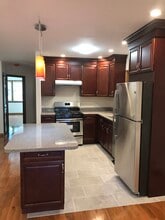 405 W 263rd St, Unit 2nd floor in Bronx, NY - Building Photo - Building Photo