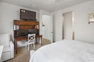 2123 Lusitano Drive in Fairfield, CA - Building Photo - Building Photo