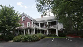19 Concord Ct in Ashland, MA - Building Photo