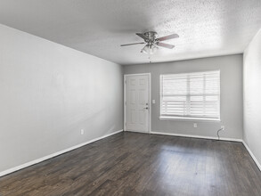 The Boulevard in Edmond, OK - Building Photo - Interior Photo