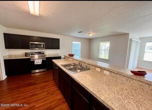 77817 Lumber Creek Blvd in Yulee, FL - Foto de edificio - Building Photo