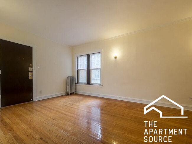 2102 W Ainslie St in Chicago, IL - Building Photo - Building Photo