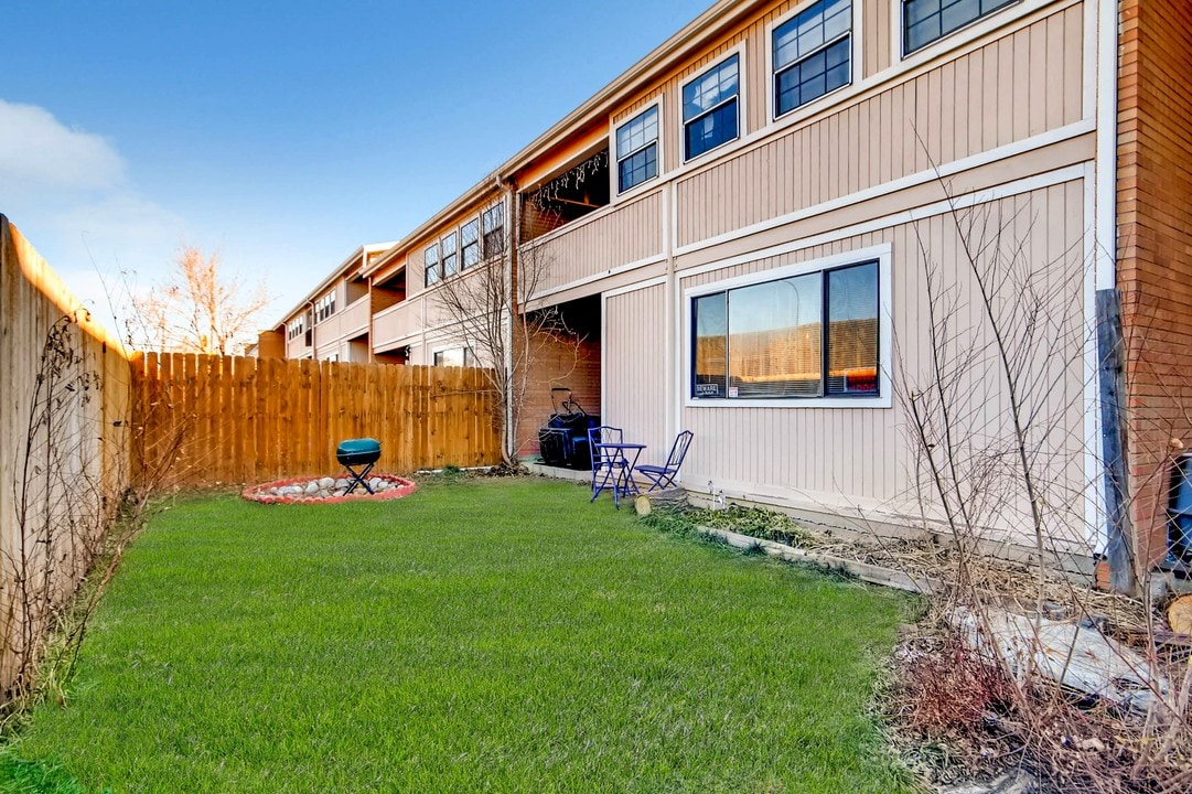 Wadsworth Arms in Arvada, CO - Building Photo