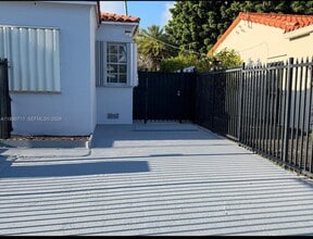 1765 SW 21st St in Miami, FL - Building Photo - Building Photo