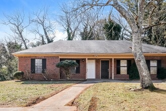 318 Freeport Dr in Lawrenceville, GA - Building Photo - Building Photo