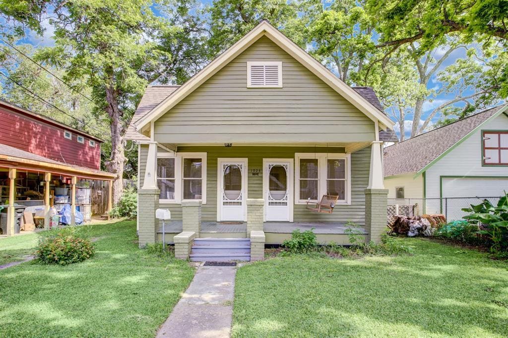 1024 Nadine St Photo