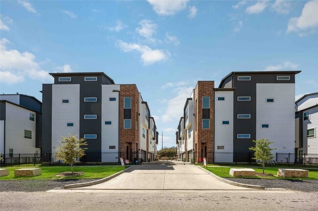 property at 3028 Lamar St