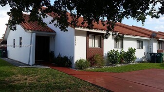 13516 SW 59th Ln in Miami, FL - Building Photo