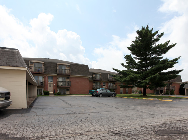 Lakewood Apartments in Mansfield, OH - Building Photo - Building Photo