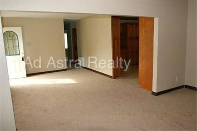 1112 N Indian Ln in Independence, MO - Building Photo - Building Photo