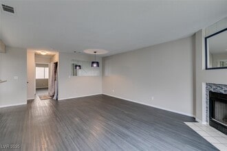 820 N Sloan Ln in Las Vegas, NV - Building Photo - Building Photo
