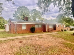 8224 Douglas Dr in Charlotte, NC - Building Photo - Building Photo