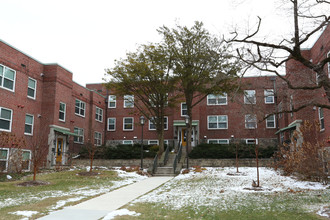 Roymar Apartments in Coatesville, PA - Foto de edificio - Building Photo