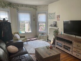 27 Forest St, Unit 27-1 in Cambridge, MA - Building Photo