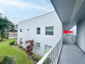 39 Burgundy A in Delray Beach, FL - Building Photo