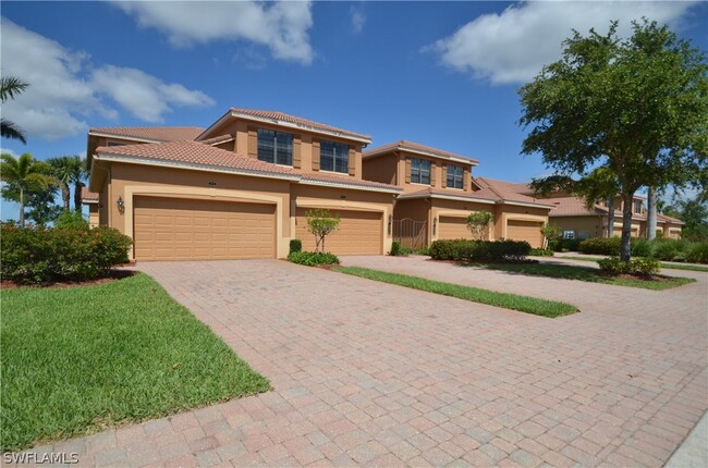 10572 Smoke House Bay Dr in Naples, FL - Foto de edificio - Building Photo