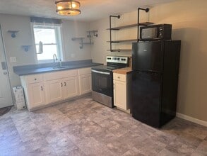 280 Chambers Dr in Elizabethton, TN - Building Photo - Building Photo