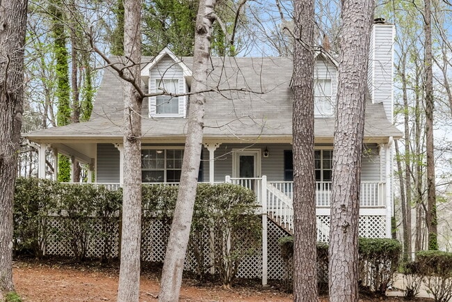 property at 3876 Saddlecreek Dr