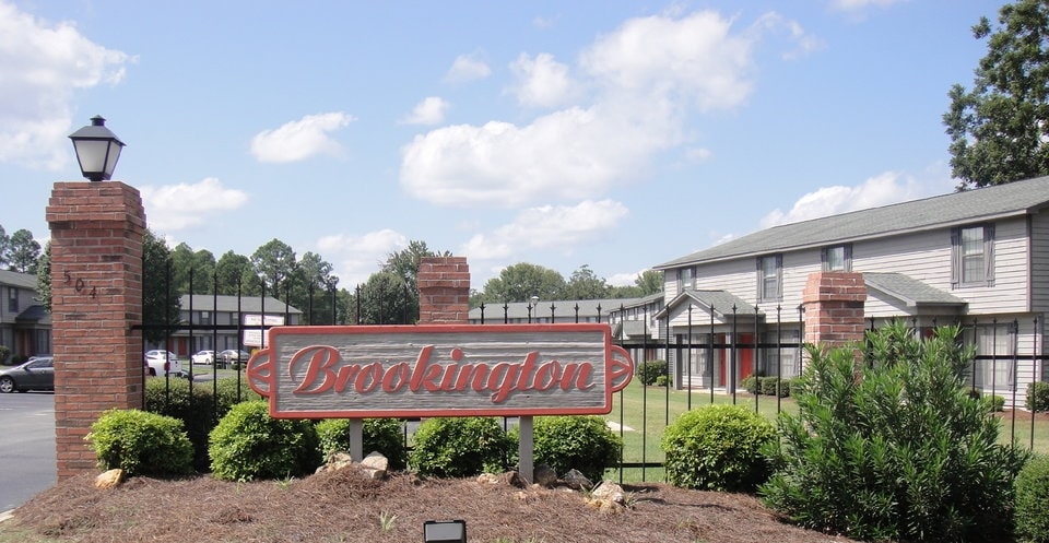 Brookington Apartments in Dublin, GA - Foto de edificio