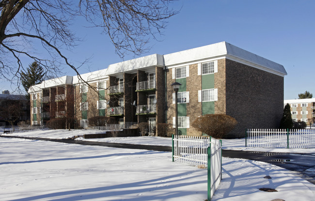 Arlington Glen Condos in Arlington Heights, IL - Foto de edificio - Building Photo