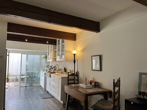 4040 Grand View Blvd, Unit Mar Vista Condo in Los Angeles, CA - Building Photo - Building Photo