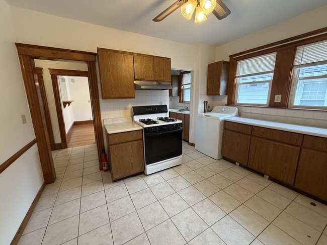 227 Riverside Ave in Medford, MA - Building Photo - Building Photo