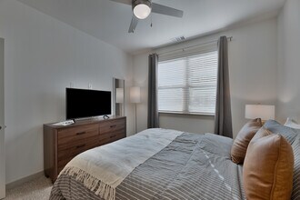 Bluffview Apartments in Dallas, TX - Foto de edificio - Building Photo