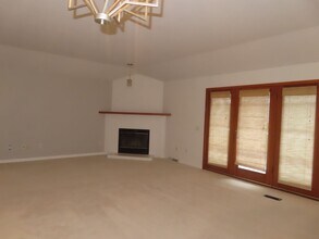 3191 Queens E St in Eugene, OR - Building Photo - Building Photo