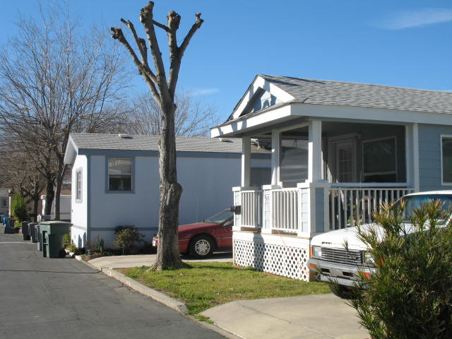 Sutter Street Mobile Home Park in Yuba City, CA - Building Photo - Building Photo