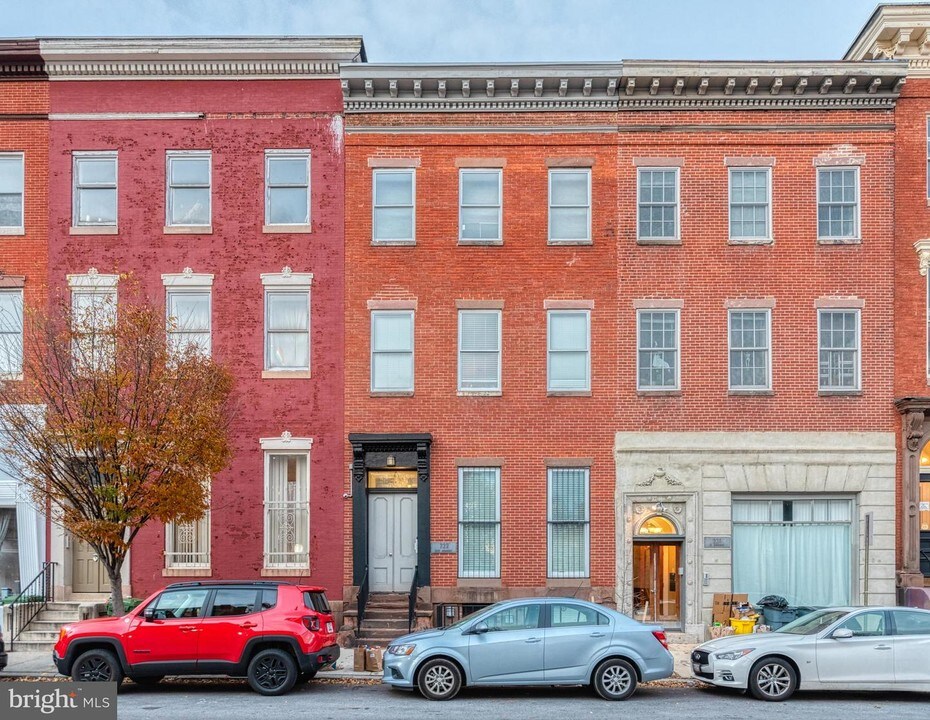 222 W Monument St in Baltimore, MD - Building Photo