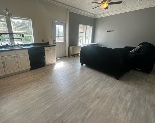 12 Dawson St in Milton, NH - Building Photo - Building Photo