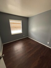 7460 Blanding Dr in Ferguson, MO - Building Photo - Building Photo