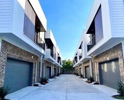 803 Thornton Rd in Houston, TX - Building Photo