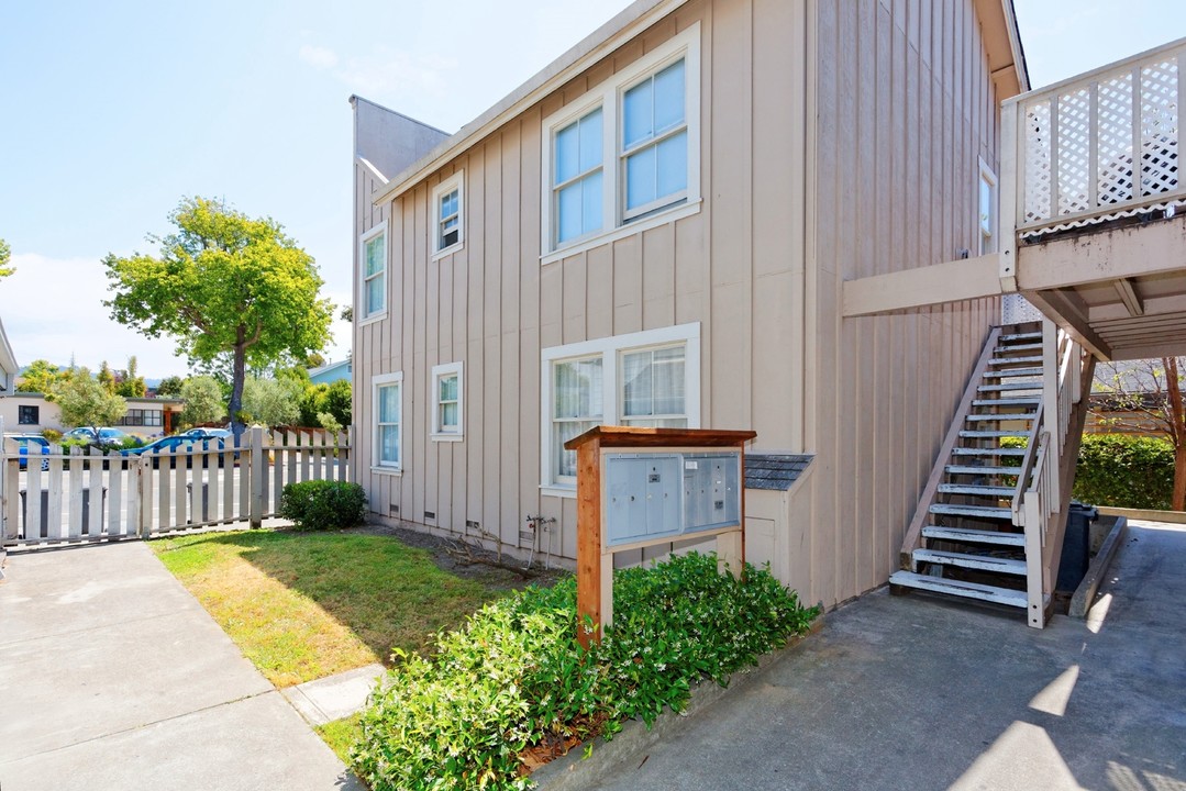 1800 6th St in Berkeley, CA - Building Photo