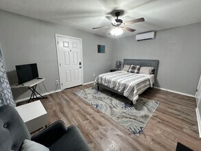 5018 58th St in Lubbock, TX - Foto de edificio - Building Photo