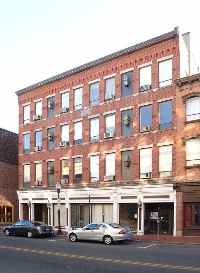 90 Washington St in Norwalk, CT - Building Photo - Building Photo