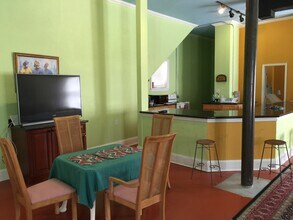 2101 S Carrollton Ave, Unit StreetCarCondo in New Orleans, LA - Foto de edificio - Building Photo