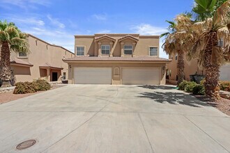 561 Green Village Ct in El Paso, TX - Building Photo - Building Photo
